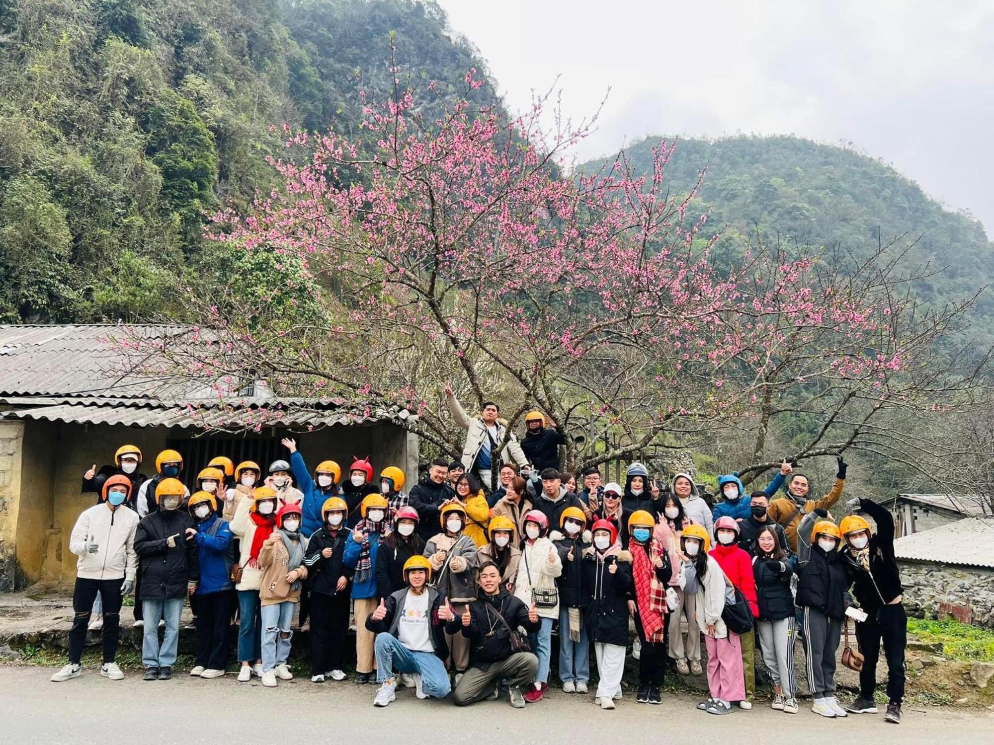ハザン Tl Adventure Tour & Motorbikeアパートホテル エクステリア 写真