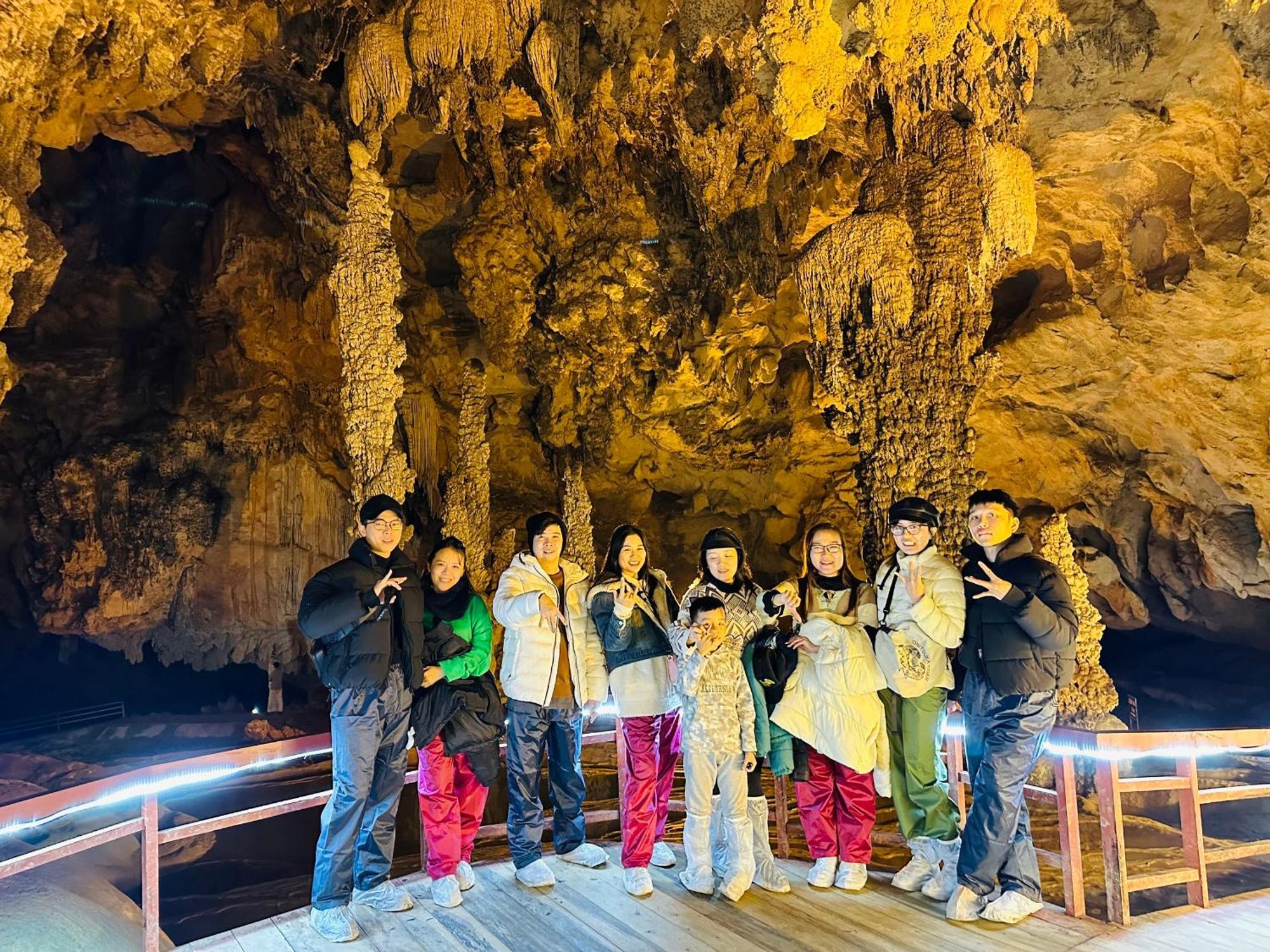 ハザン Tl Adventure Tour & Motorbikeアパートホテル エクステリア 写真